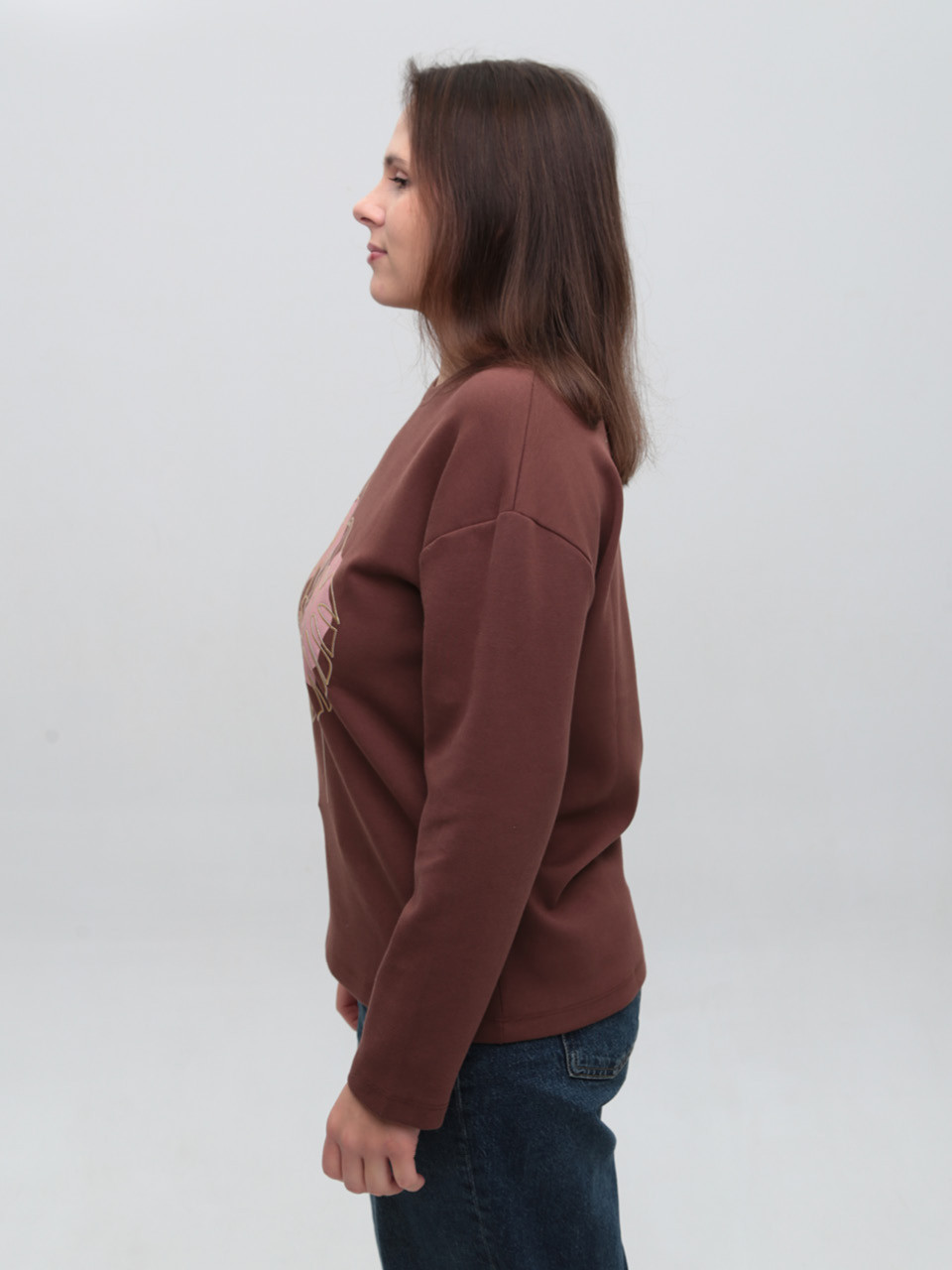 Жіночий лонгслів коричневий вільний з принтом 529-5