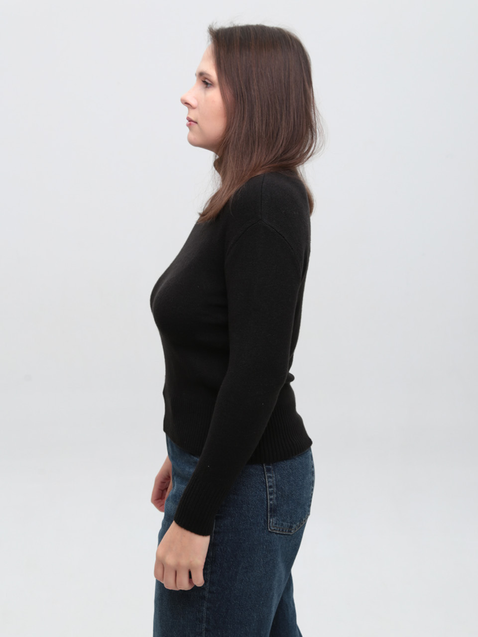 Свитер женский черный с горлом 0500-1