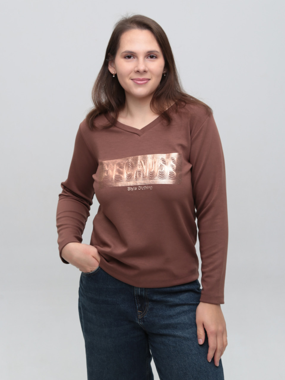 Жіночий лонгслів коричневий з принтом прямий з мисом 543-5-V