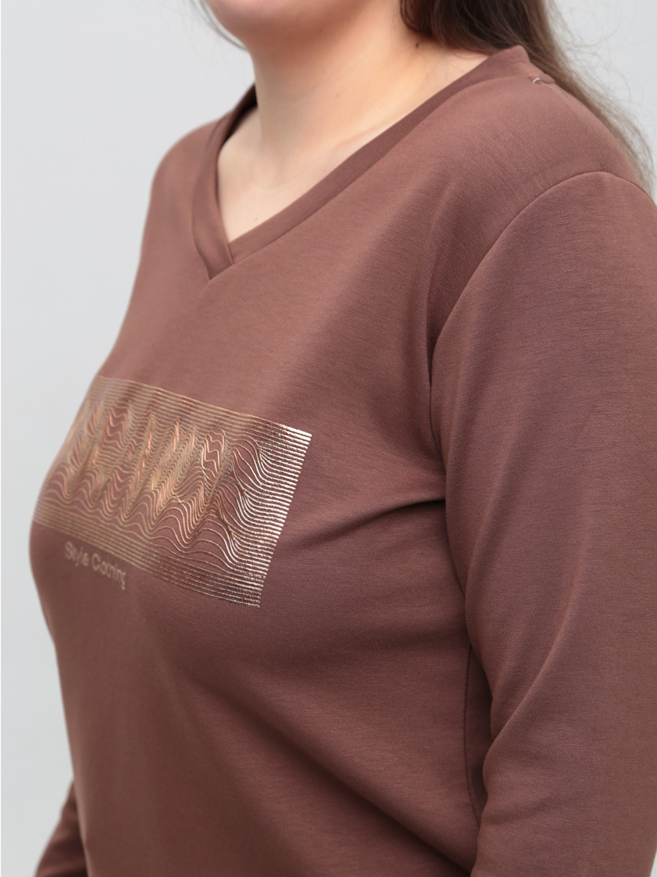 Жіночий лонгслів коричневий з принтом прямий з мисом 543-5-V