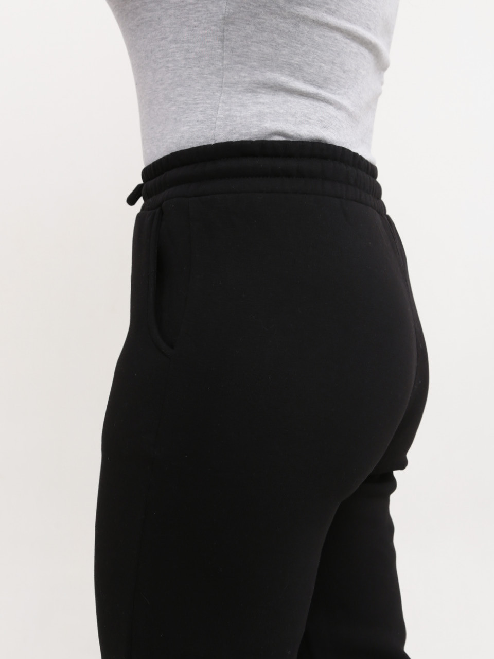 Спортивные штаны женские черные джогеры на флисе 1284-1