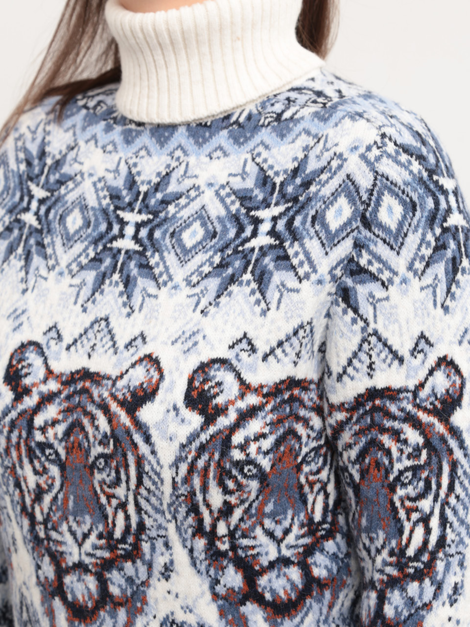 Свитер женский зимний шерстяной с тиграми белый 230-1-509-2