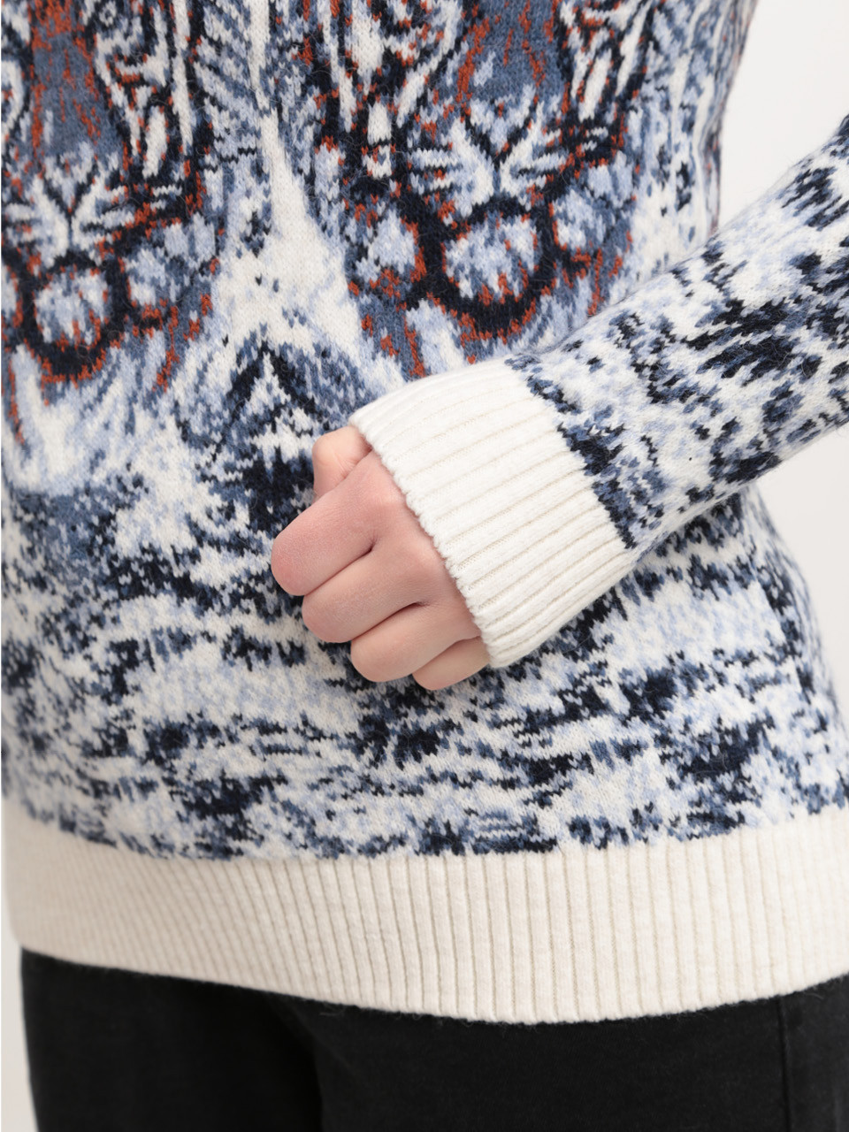 Свитер женский зимний шерстяной с тиграми белый 230-1-509-2