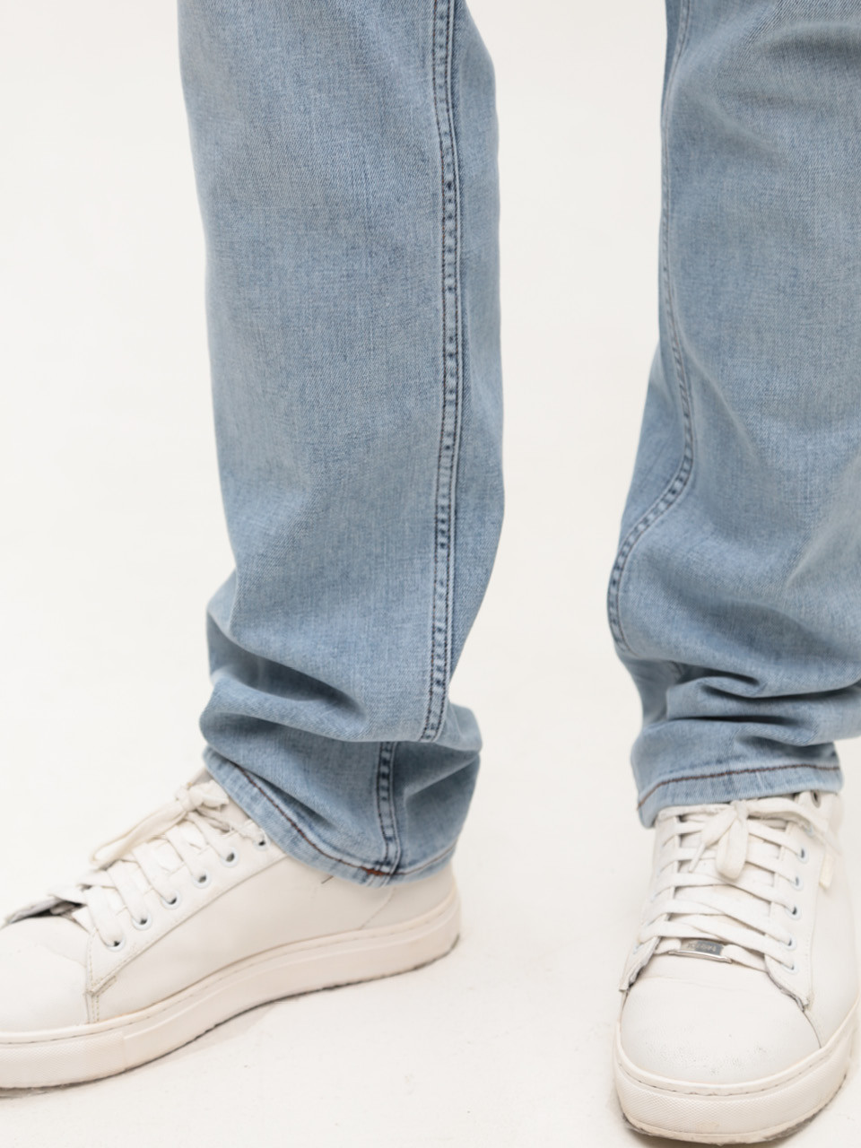 Джинси чоловічі блакитні слім зі стрейчем 4556