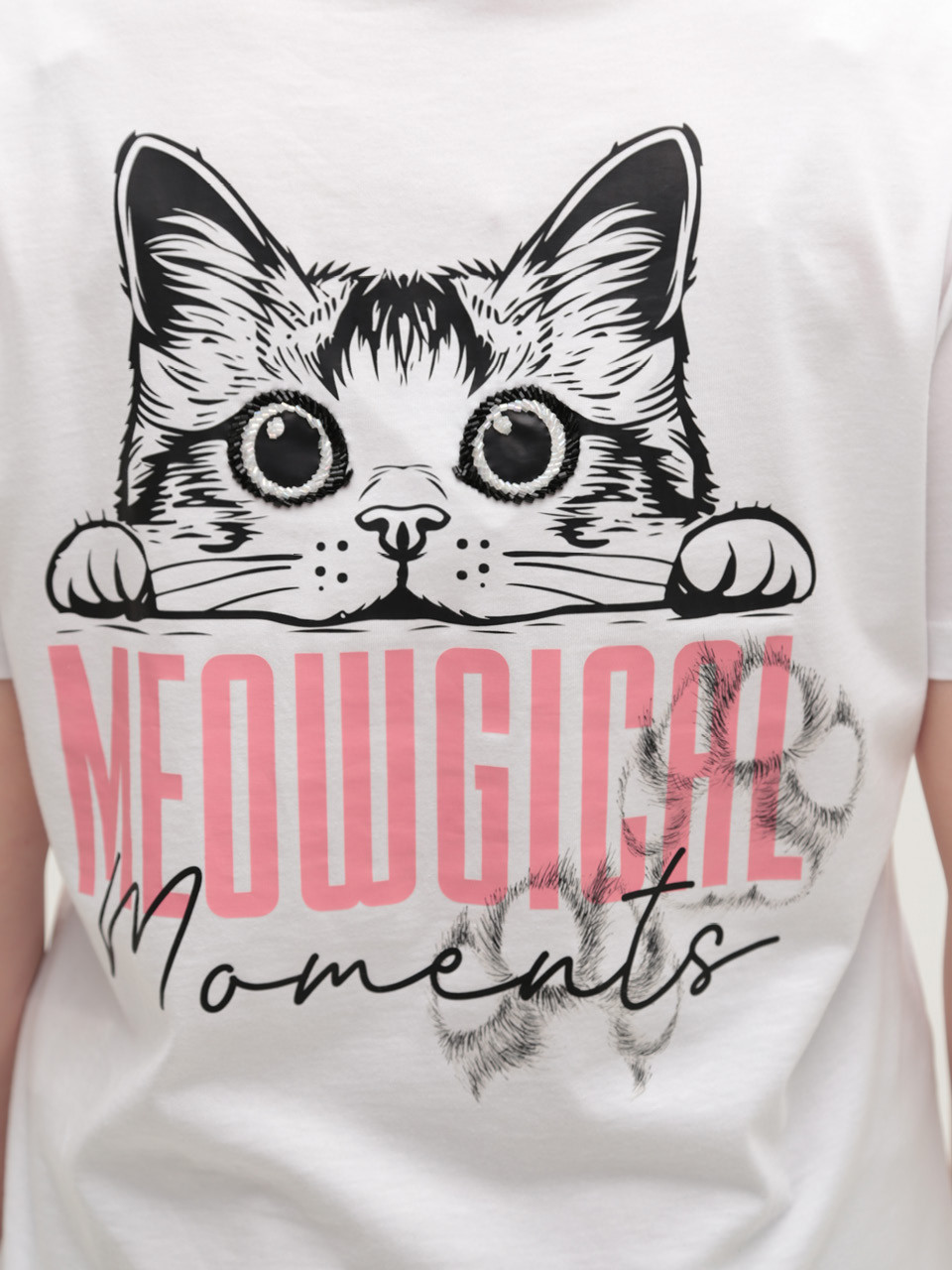 Жіноча футболка біла пряма з принтом 61-1