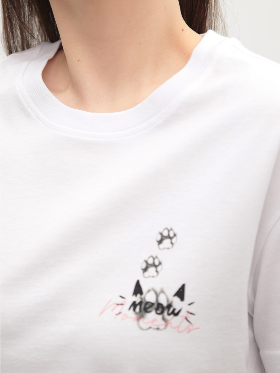 Жіноча футболка біла пряма з принтом 61-1