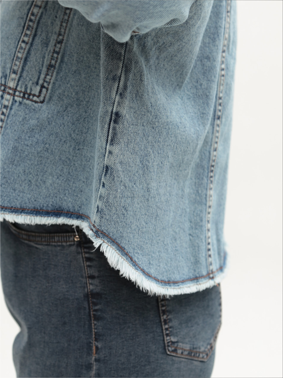 Джинсова куртка жіноча синя укорочена 574-63-T