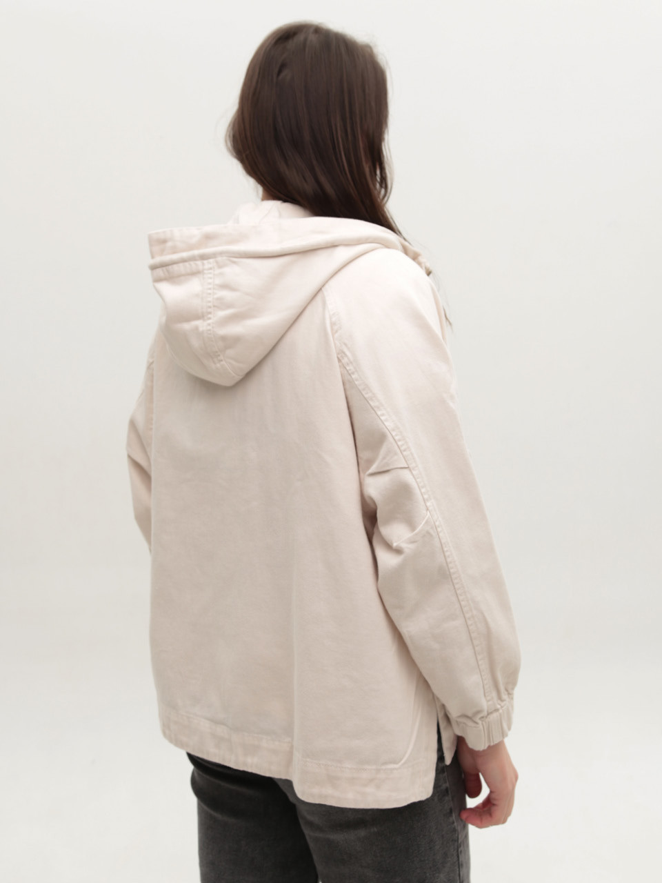 Куртка жіноча джинсова молочна широка 580-61-T