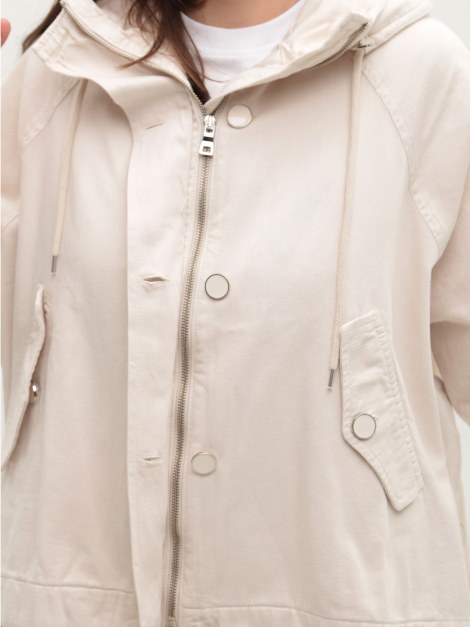 Куртка жіноча джинсова молочна широка 580-61-T