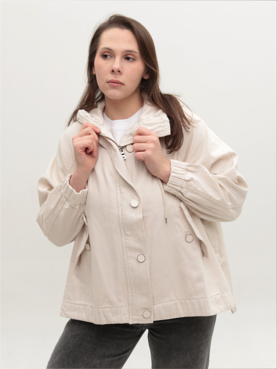 Куртка жіноча джинсова молочна широка 580-61-T