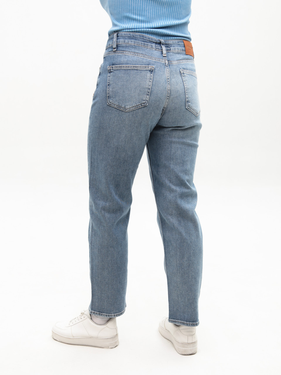 Джинсы женские прямые МОМ светло-синие большие размеры 1645-B