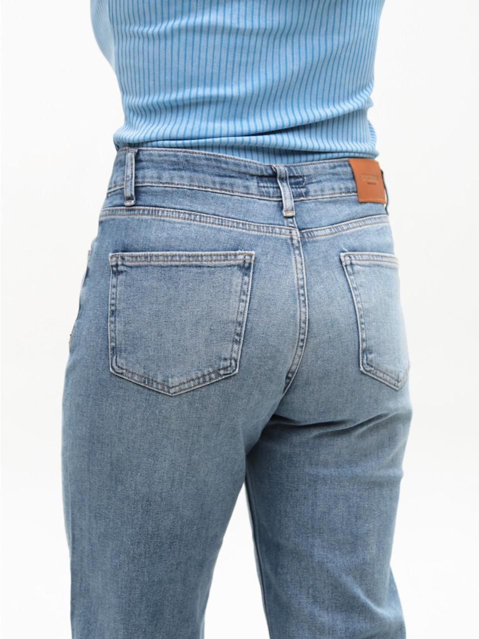 Джинсы женские прямые МОМ светло-синие большие размеры 1645-B