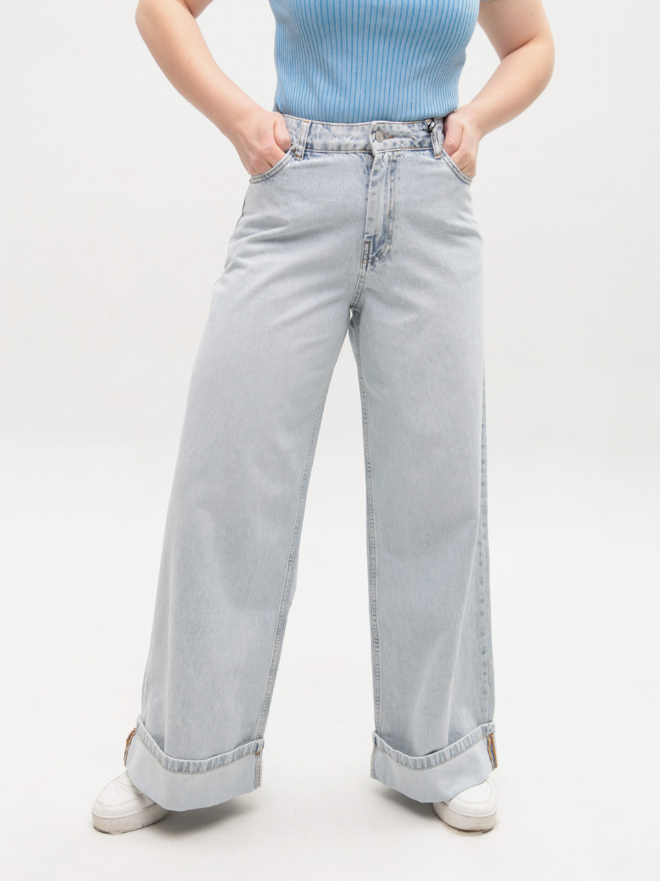 Джинсы женские светлые супер широкие с подворотами 1606-1