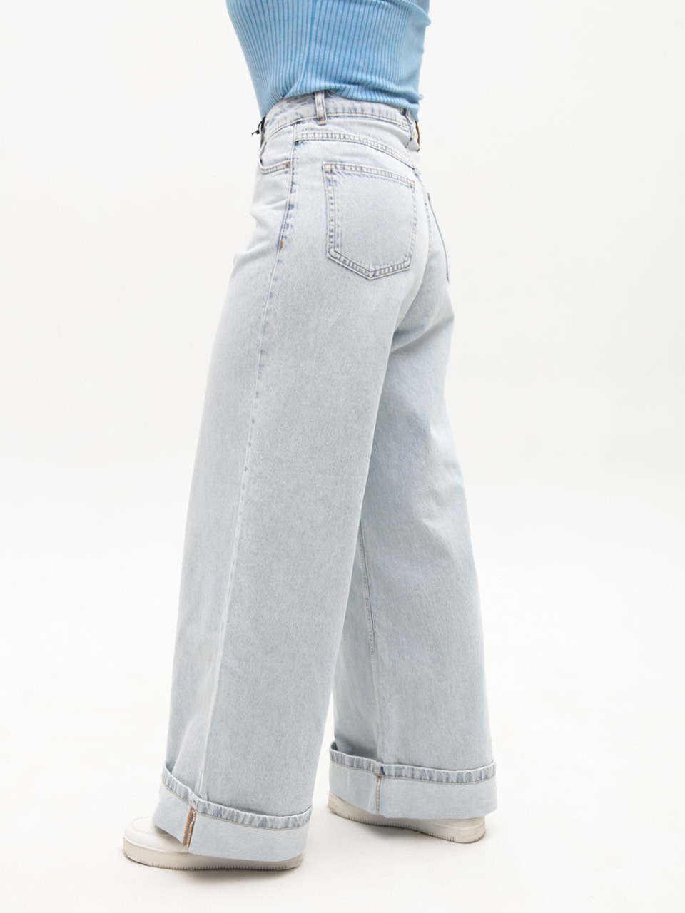 Джинсы женские светлые супер широкие с подворотами 1606-1