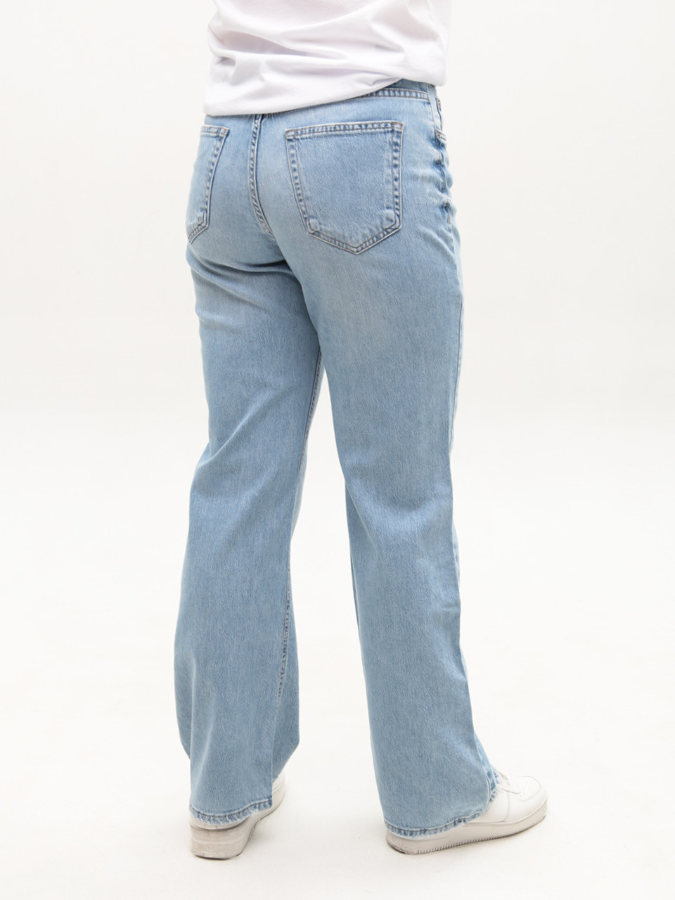 Джинсы женские голубые легкий клеш 53057
