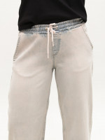 Джинсы женские джогеры светлые молочные пояс на резинке 52590