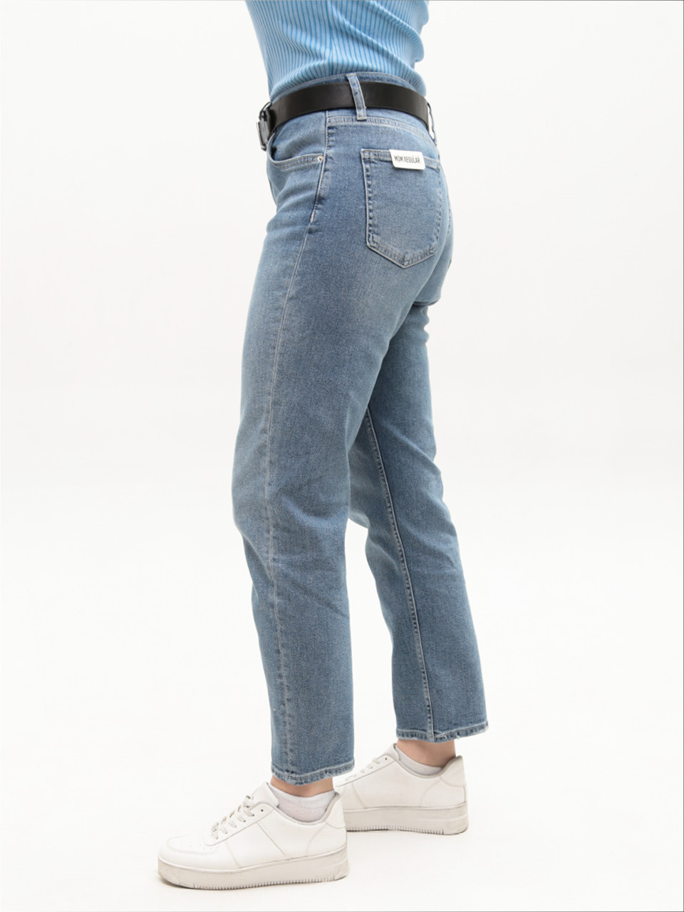 Джинсы женские голубые МОМ прямые со стрейчем 1571