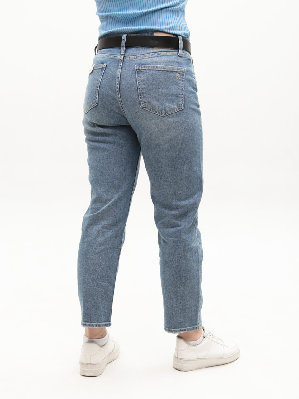Джинсы женские голубые МОМ прямые со стрейчем 1571