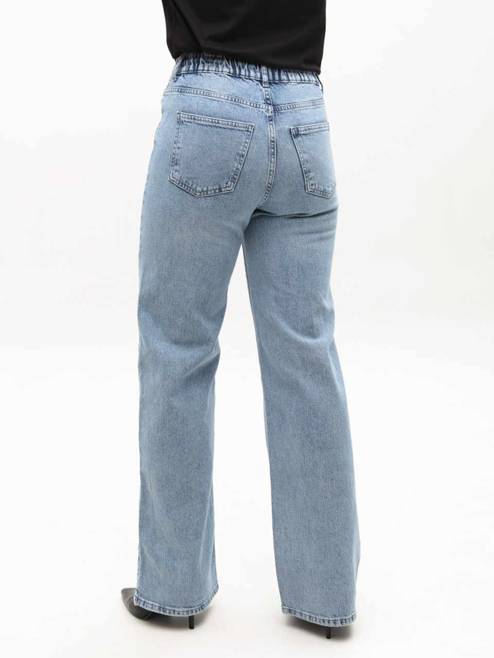 Джинсы женские голубые широкие с резинкой на поясе 3338--010