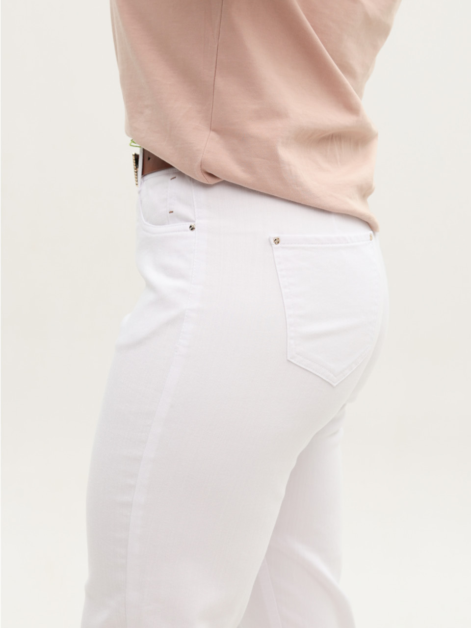 Брюки женские белые слим МОМ с резинкой на поясе 1791-2