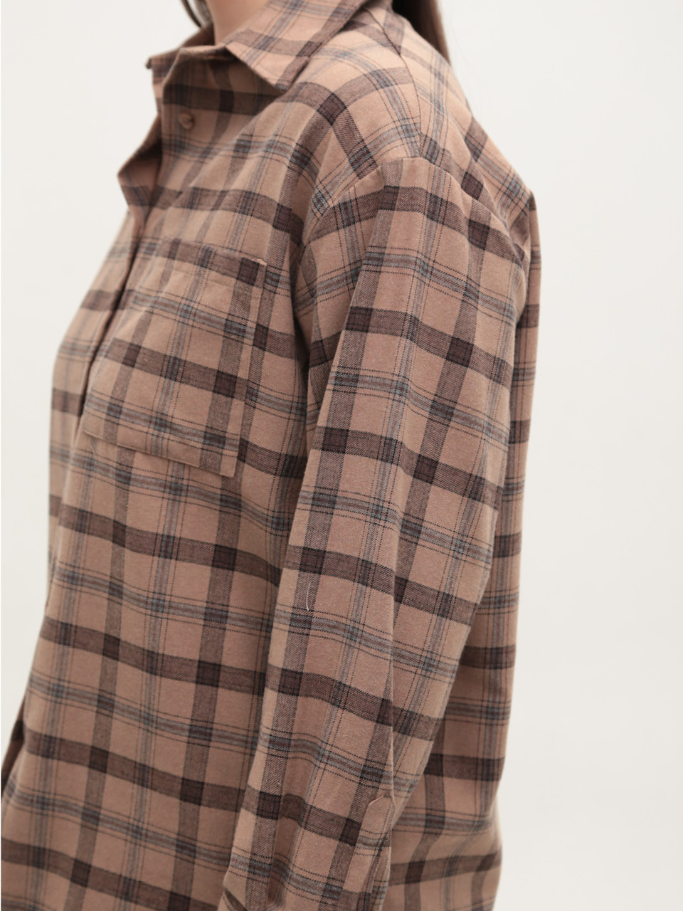 Рубашка женская коричневая в клетку тонкая 145-6