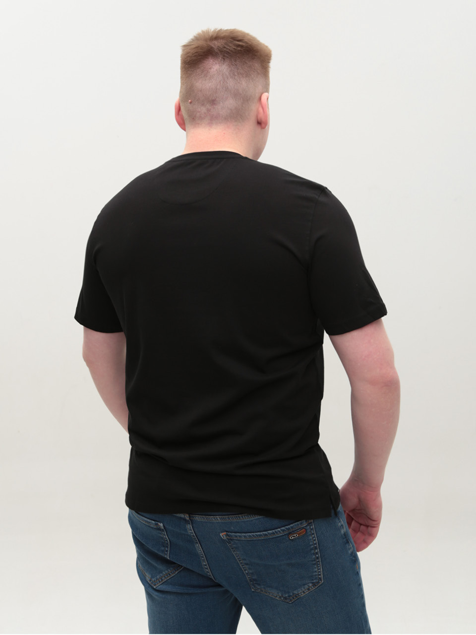 Футболка мужская черная прямая однотонная 115-10