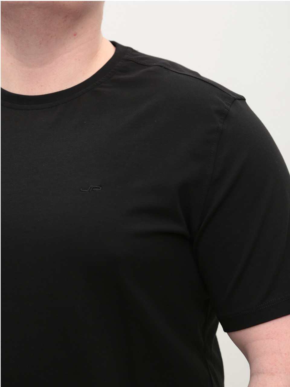 Футболка мужская черная прямая однотонная 115-10