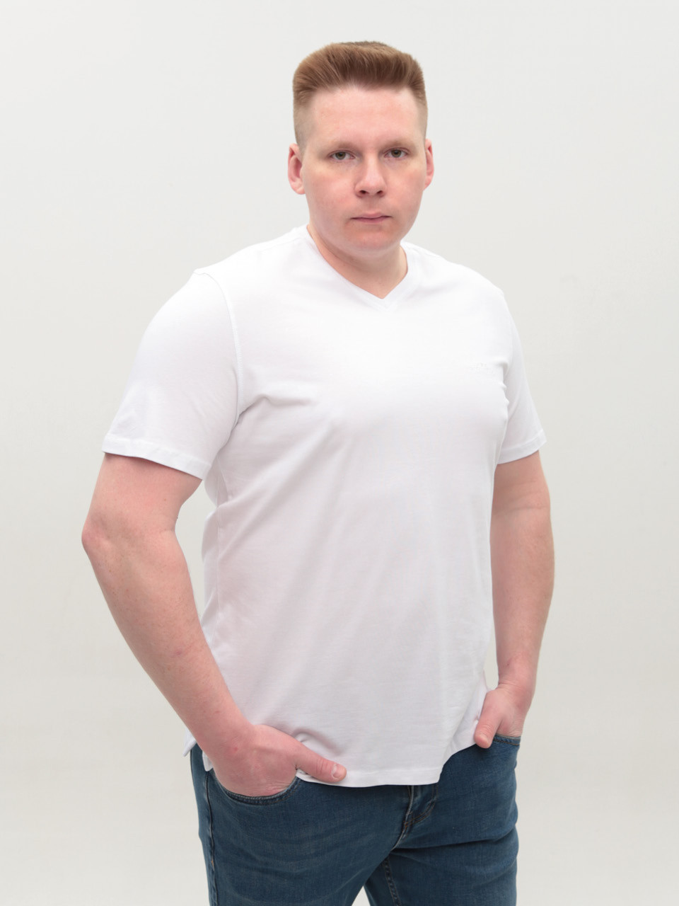 Футболка мужская белая прямая однотонная с мысом 116-4-V