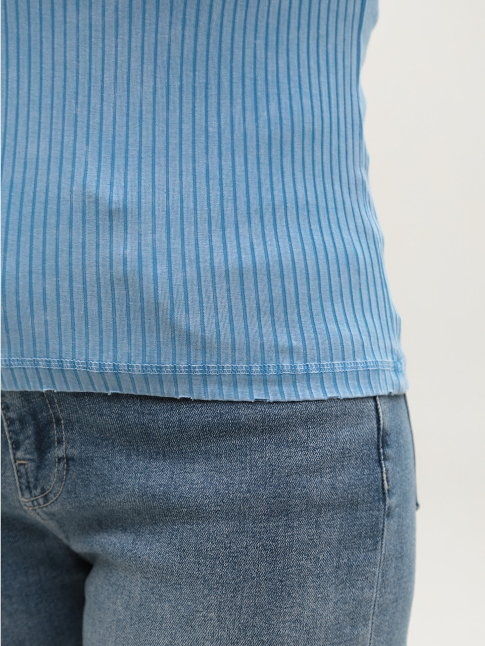 Футболка жіноча блакитна приталена у рубчик 1101-1