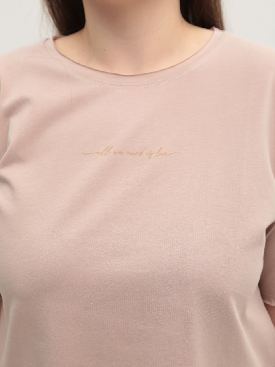 Футболка жіноча світло-бежева з написом 1835-11-T