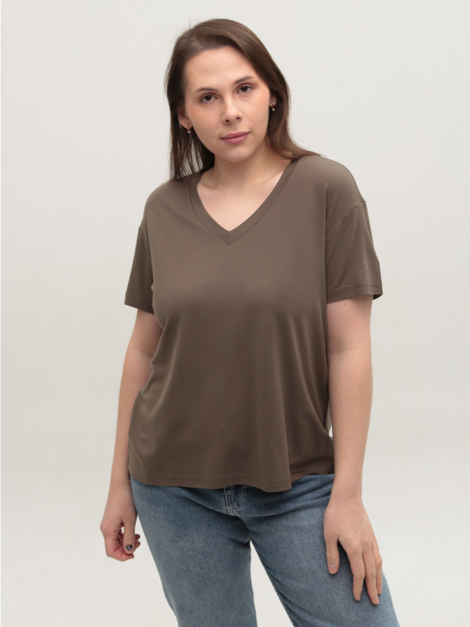 Футболка женская хаки тонкая с мысом свободная 21-09-V