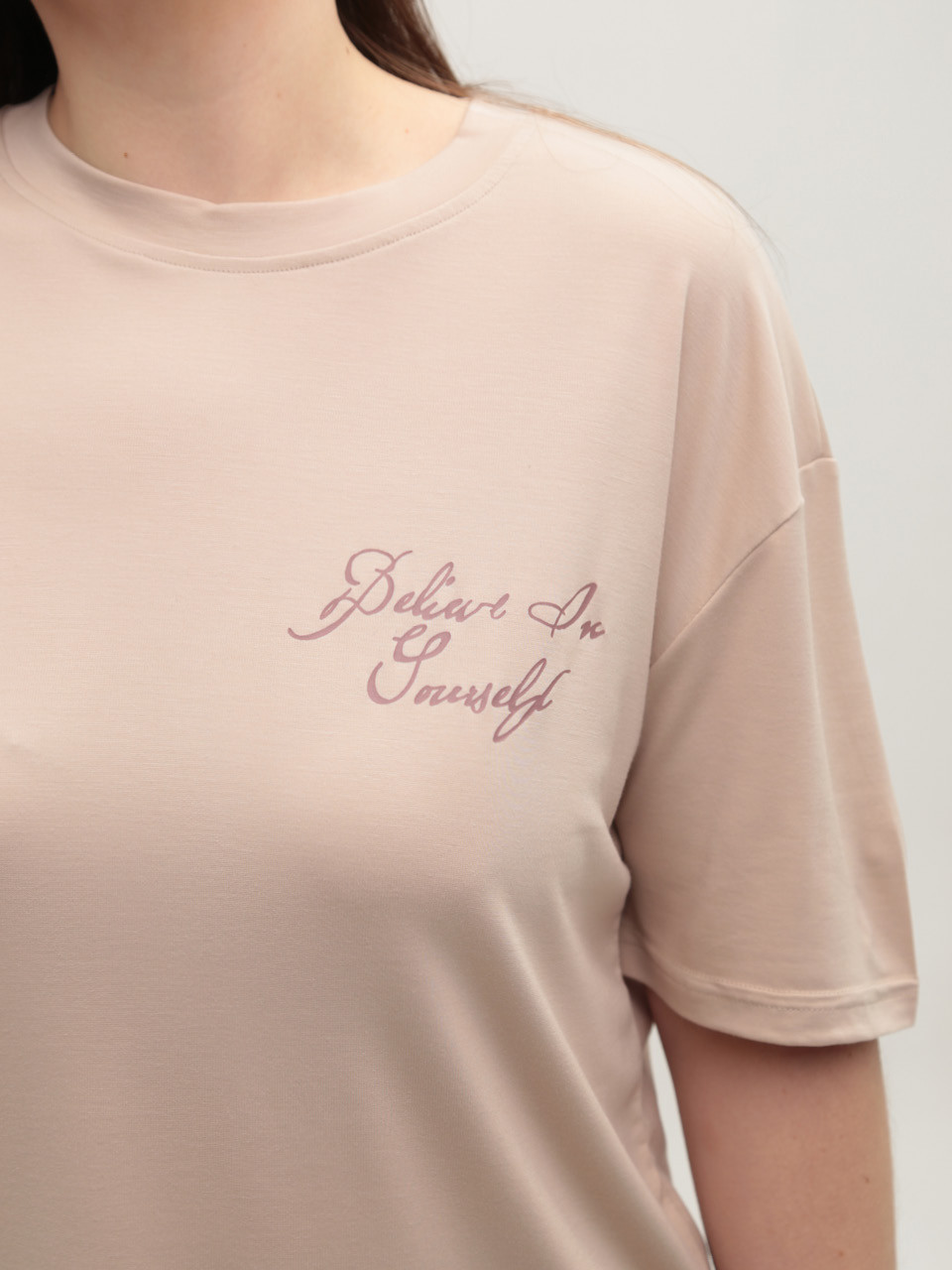 Футболка жіноча бежева тонка вільна 35-06