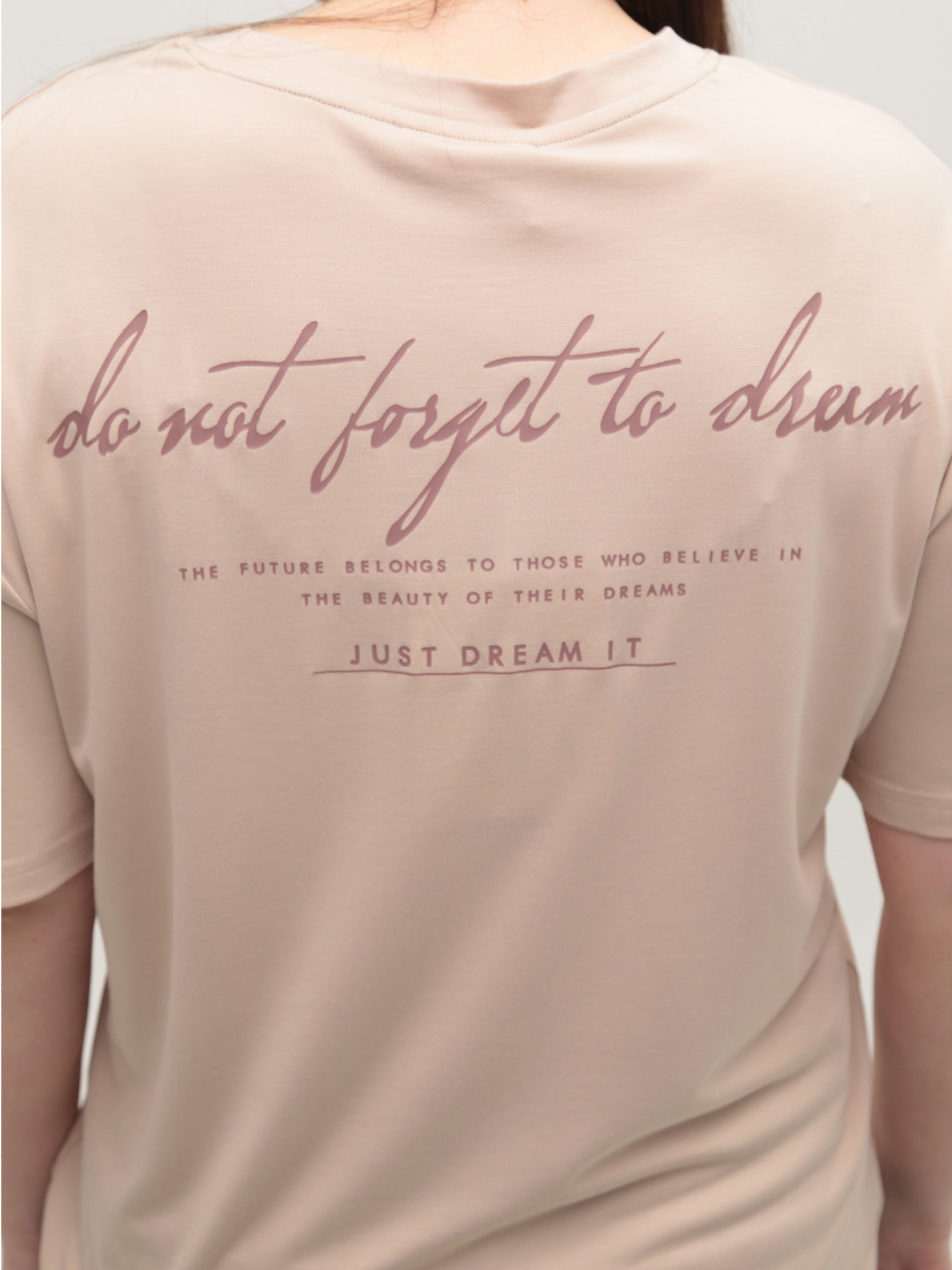 Футболка жіноча бежева тонка вільна 35-06