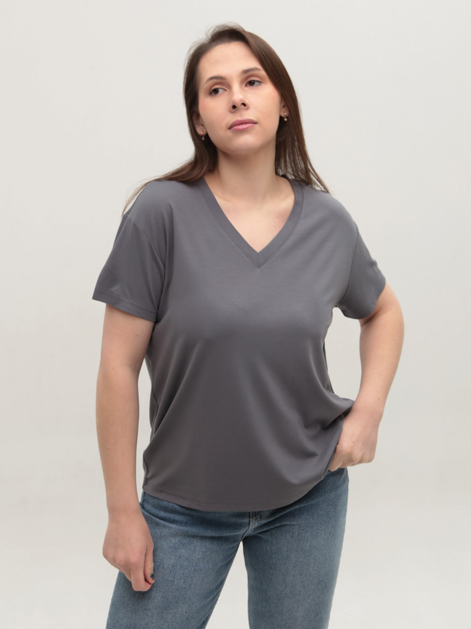 Футболка жіноча сіра тонка з мисом вільна 21-07-V
