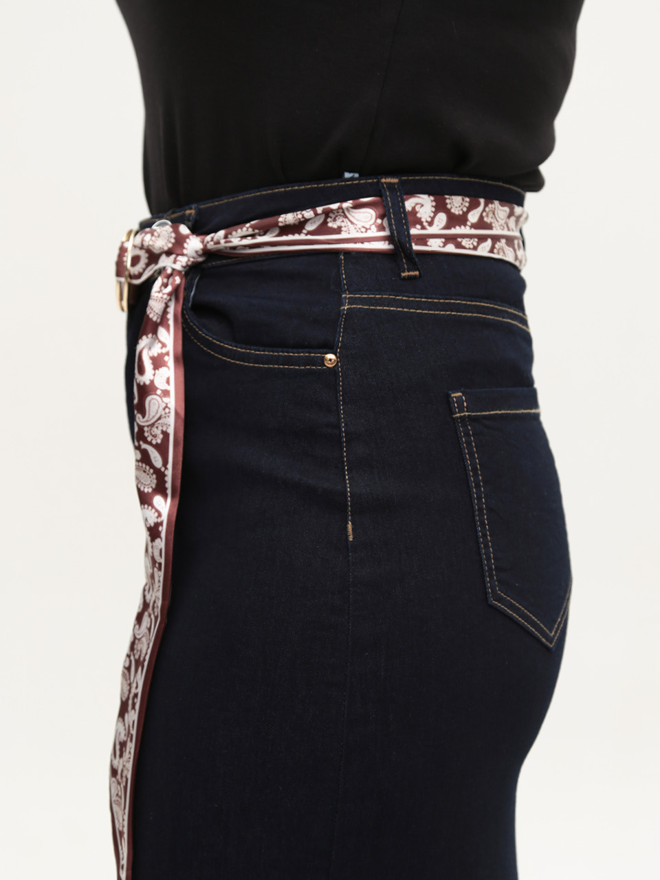 Спідниця жіноча темно-синя міді з розрізом 2244