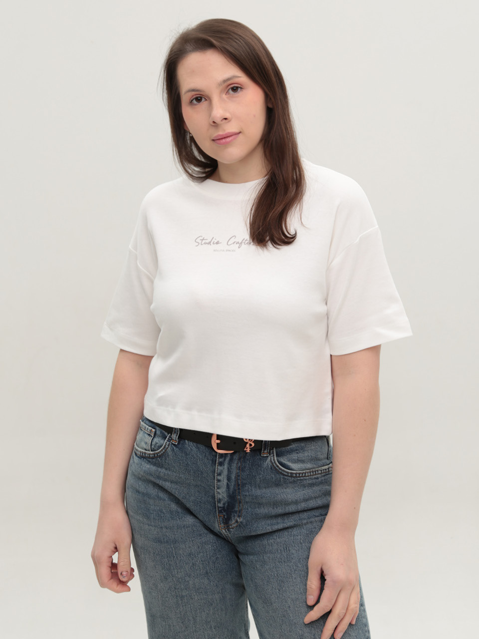 Футболка женская белая укороченная 114-12
