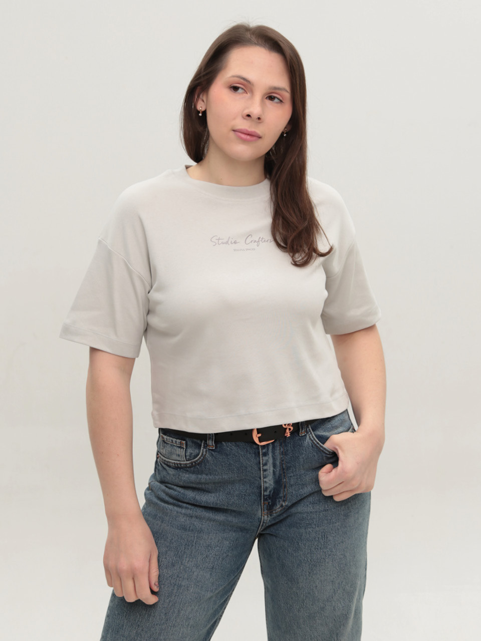 Футболка женская светло-серая укороченная 114-18