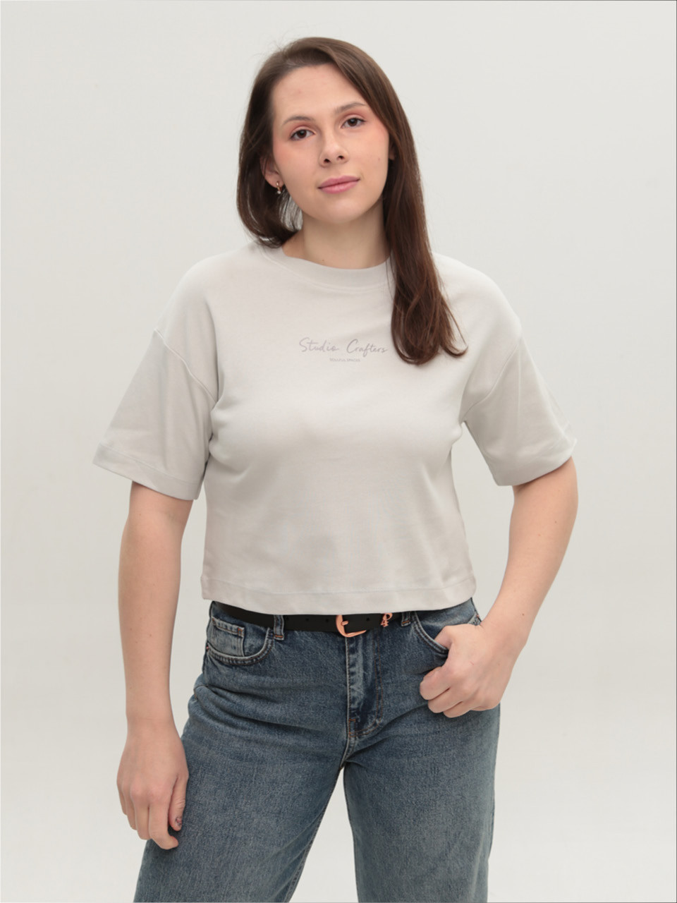 Футболка женская светло-серая укороченная 114-18